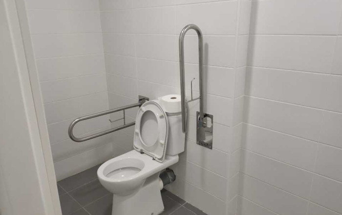 Venta - Local comercial -
Badalona - La Salut