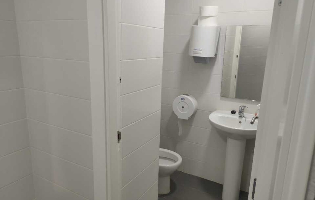 Venta - Local comercial -
Badalona - La Salut