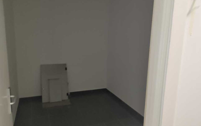 Venta - Local comercial -
Badalona - La Salut