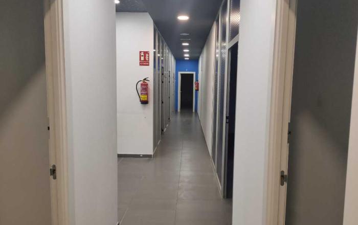 Venta - Local comercial -
Badalona - La Salut