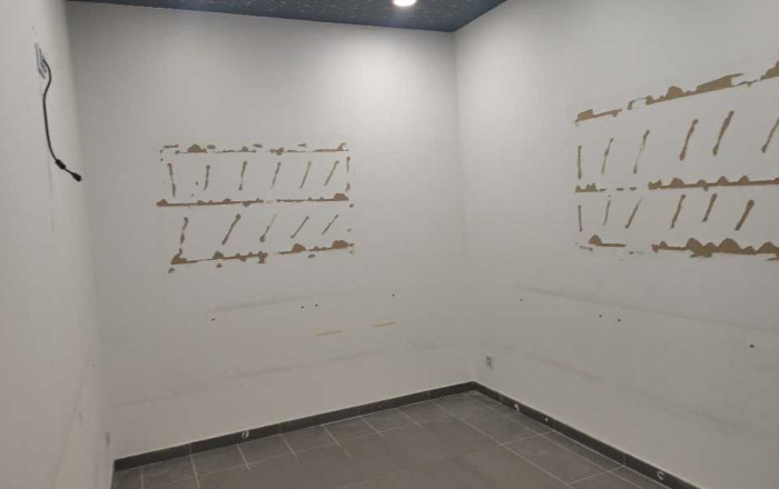 Venta - Local comercial -
Badalona - La Salut