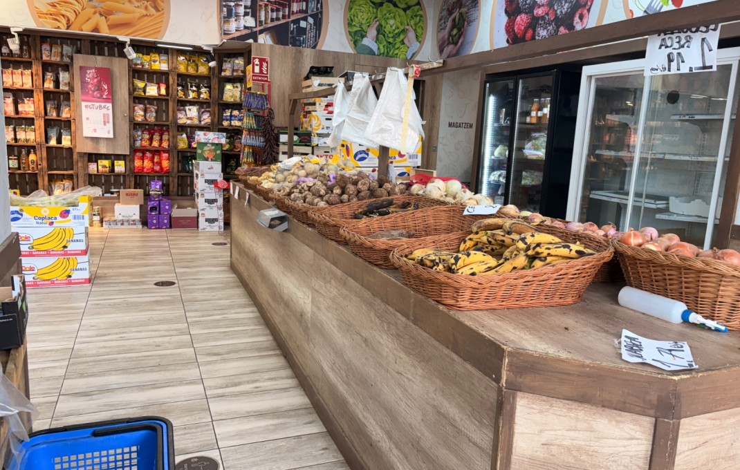 Traspaso - Tienda Alimentacion  -
Castellbisbal