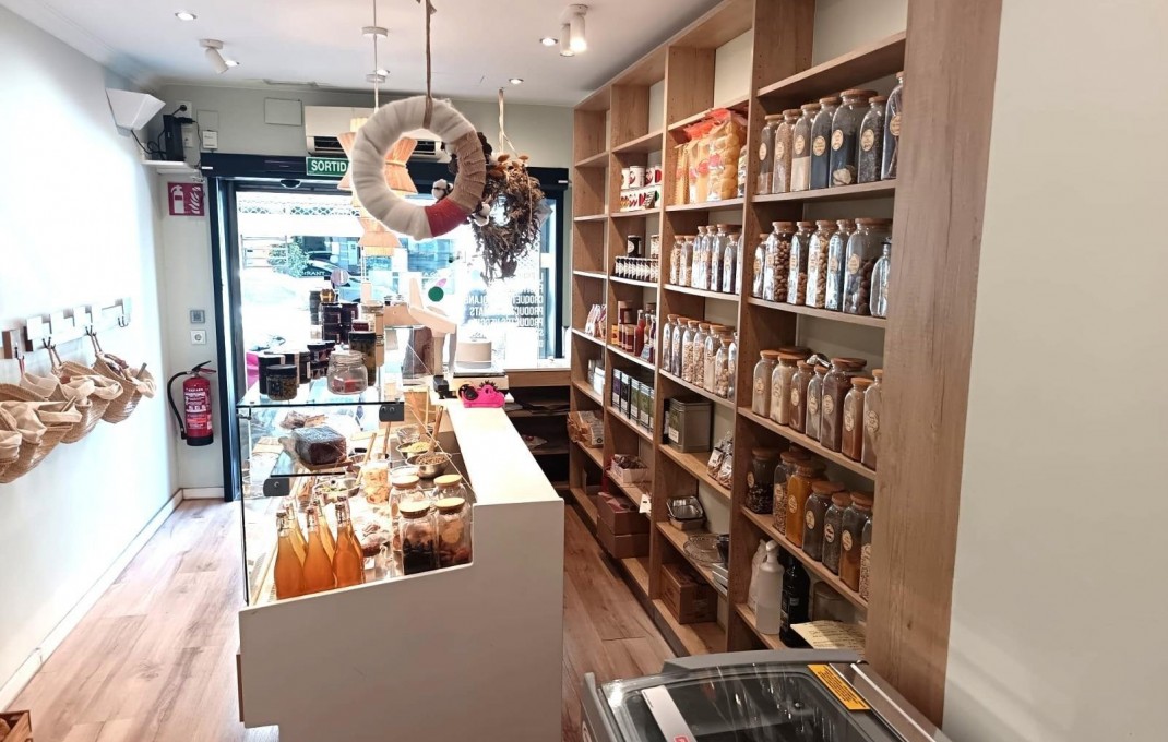 Traspaso - Tienda Alimentacion  -
Castelldefels
