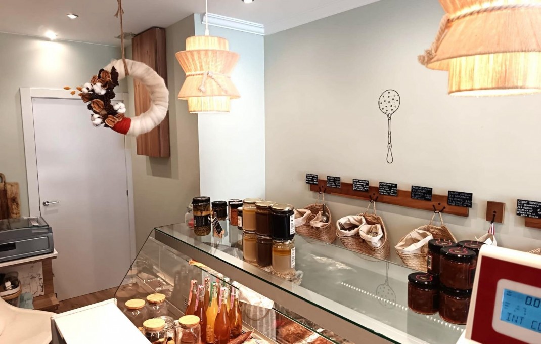 Traspaso - Tienda Alimentacion  -
Castelldefels