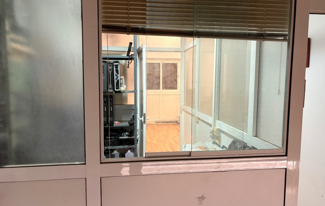 Venta - Local comercial -
Sant Boi de Llobregat