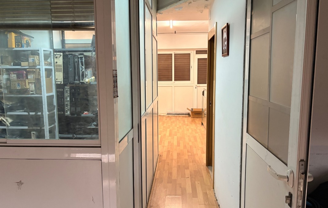 Venta - Local comercial -
Sant Boi de Llobregat