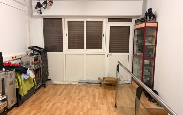 Venta - Local comercial -
Sant Boi de Llobregat