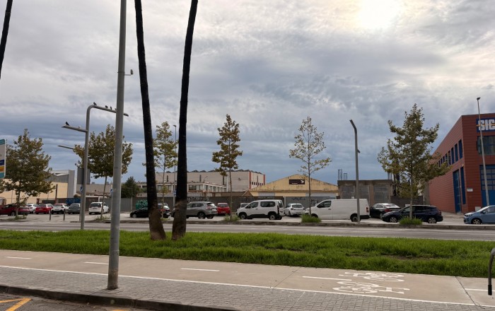Venta - Local comercial -
Sant Boi de Llobregat