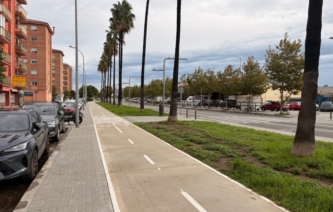 Venta - Local comercial -
Sant Boi de Llobregat