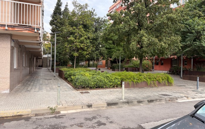 Venta - Local comercial -
Sant Boi de Llobregat