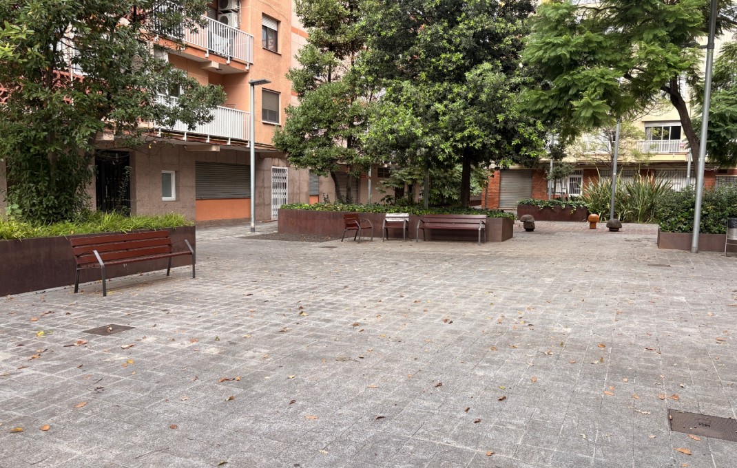 Venta - Local comercial -
Sant Boi de Llobregat