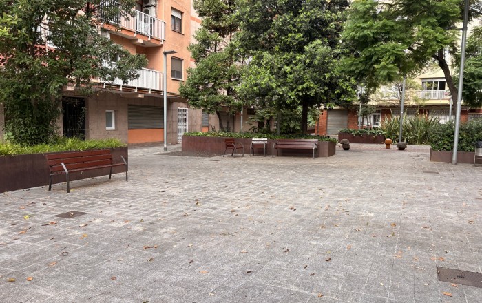Venta - Local comercial -
Sant Boi de Llobregat