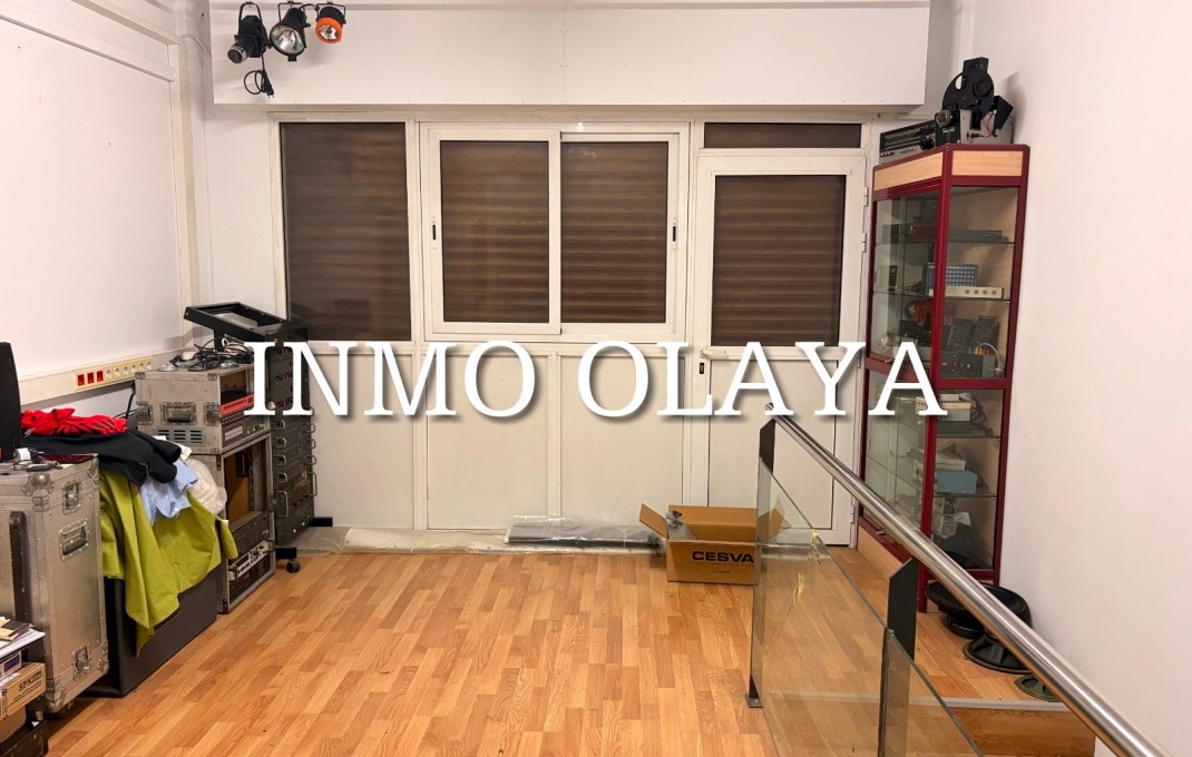 Venta - Local comercial -
Sant Boi de Llobregat