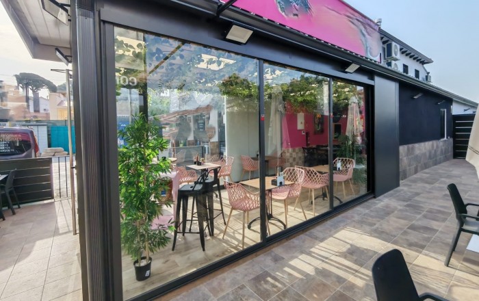 Traspaso - Bar-Cafeteria -
Lli&ccedil;&agrave; d'Amunt