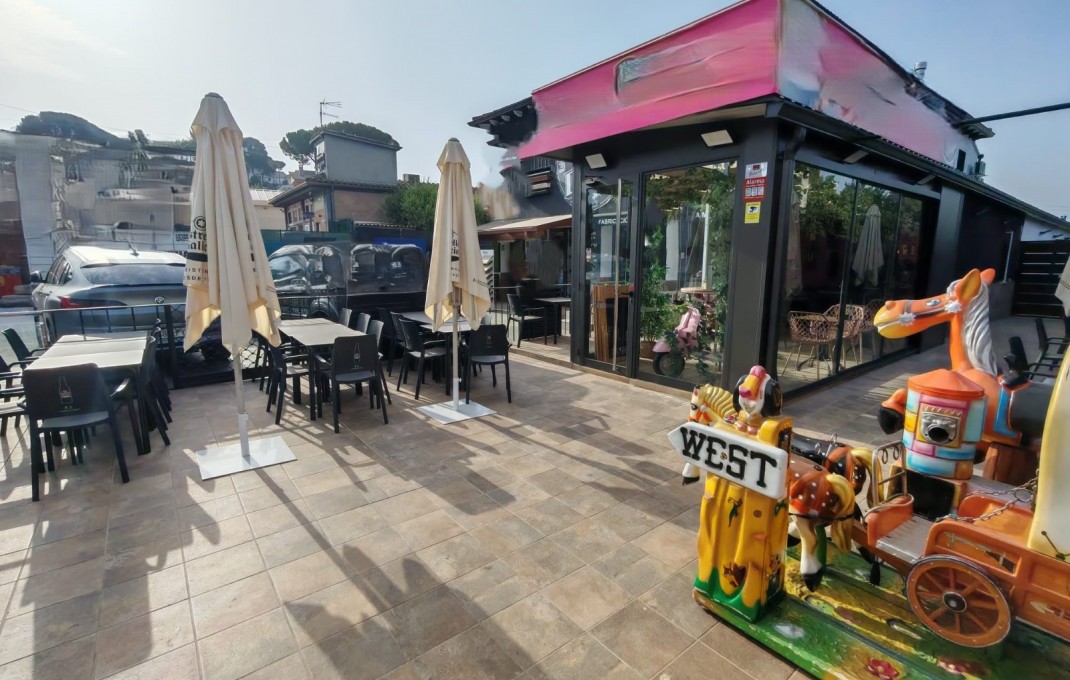 Traspaso - Bar-Cafeteria -
Lli&ccedil;&agrave; d'Amunt