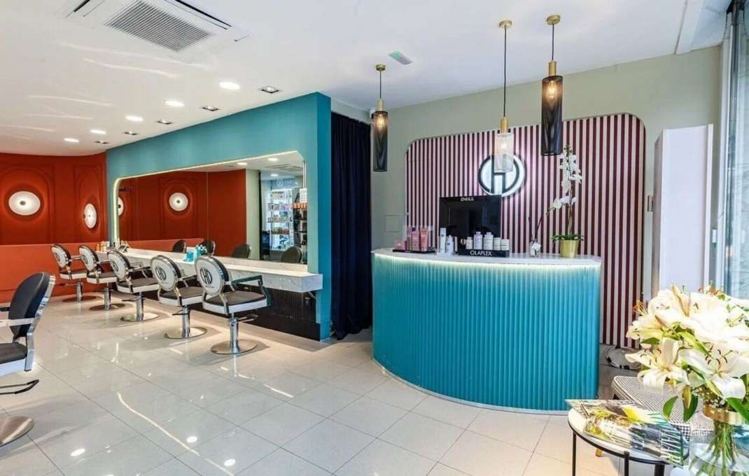 Traspaso - Peluquerias y Estetica -
Barcelona - Les corts