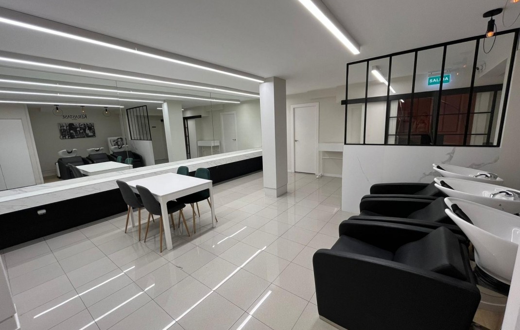 Traspaso - Peluquerias y Estetica -
Barcelona - Les corts