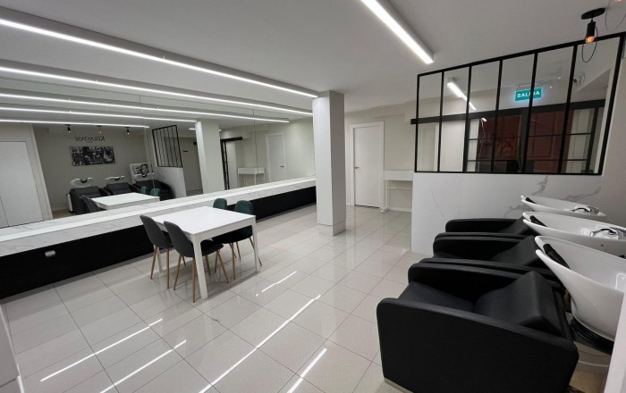 Traspaso - Peluquerias y Estetica -
Barcelona - Les corts