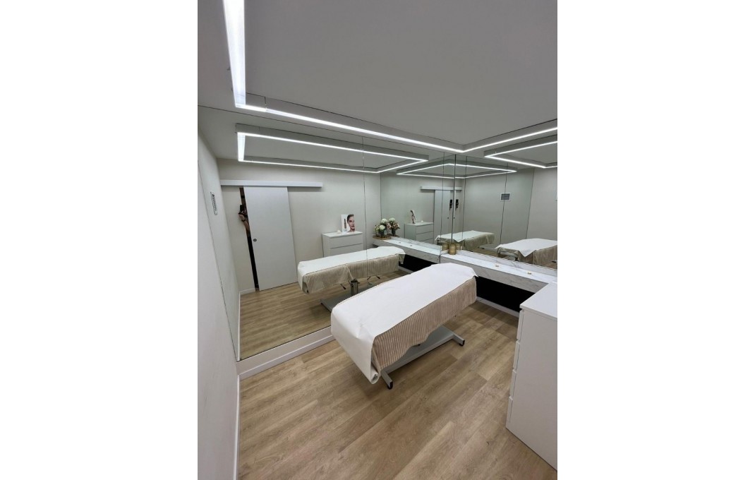 Traspaso - Peluquerias y Estetica -
Barcelona - Les corts