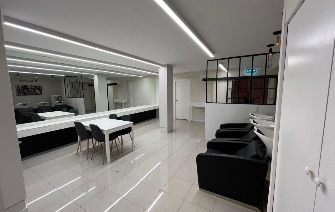 Traspaso - Peluquerias y Estetica -
Barcelona - Les corts