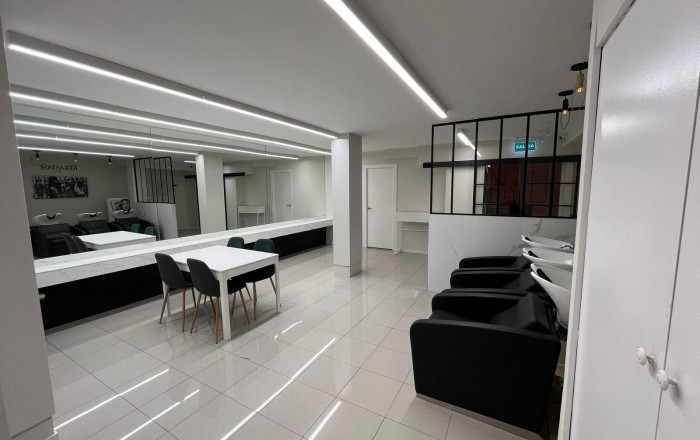Traspaso - Peluquerias y Estetica -
Barcelona - Les corts