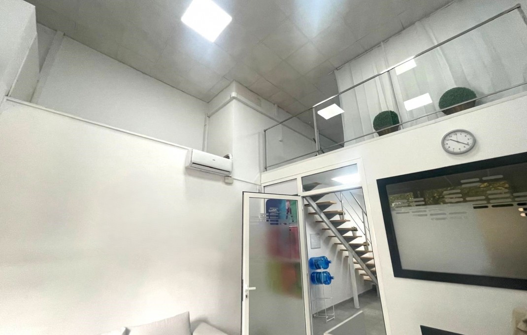 Venta en rentabilidad - Local comercial -
Barcelona - Sant Martí