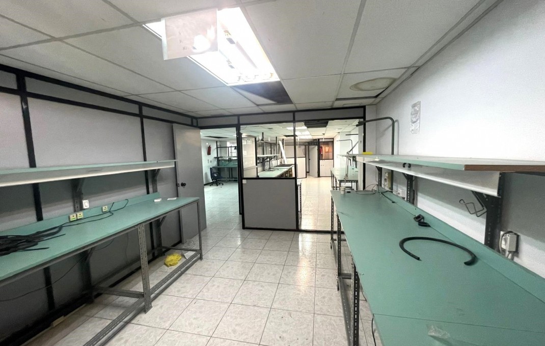 Venta - Local comercial -
Barcelona - Sant Martí