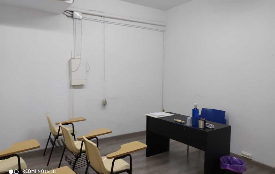 Venta - Local comercial -
Barcelona - Sants