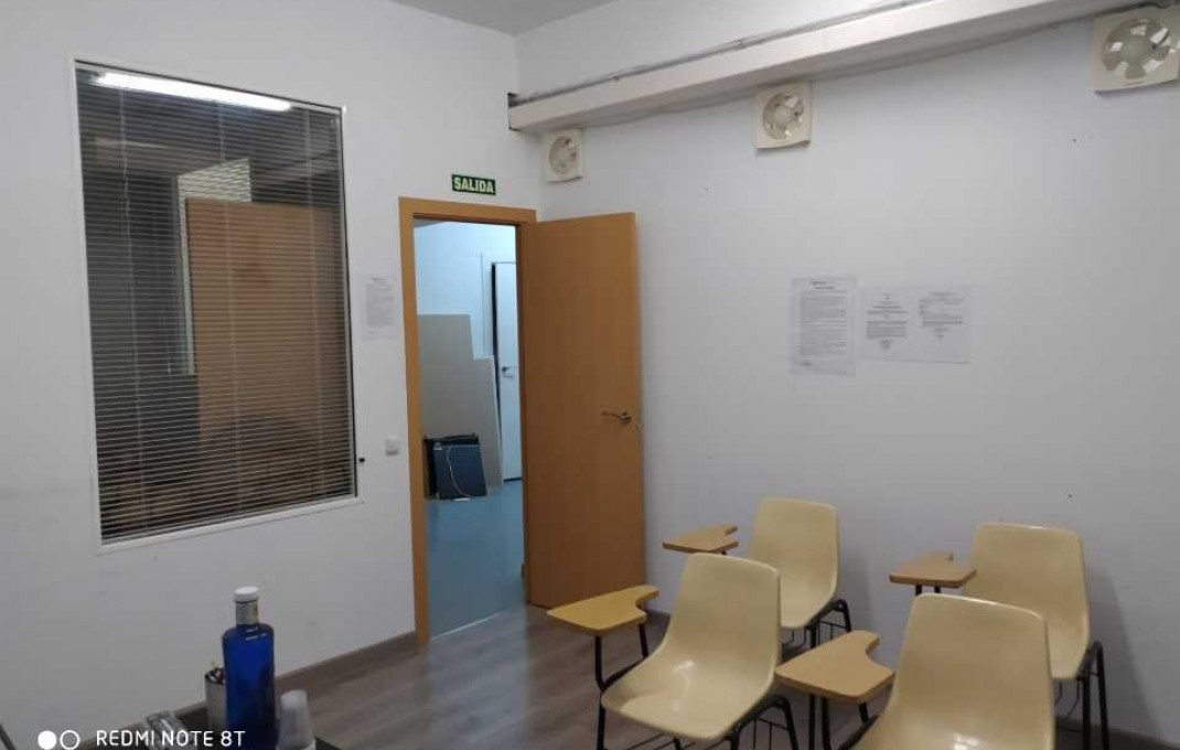 Venta - Local comercial -
Barcelona - Sants