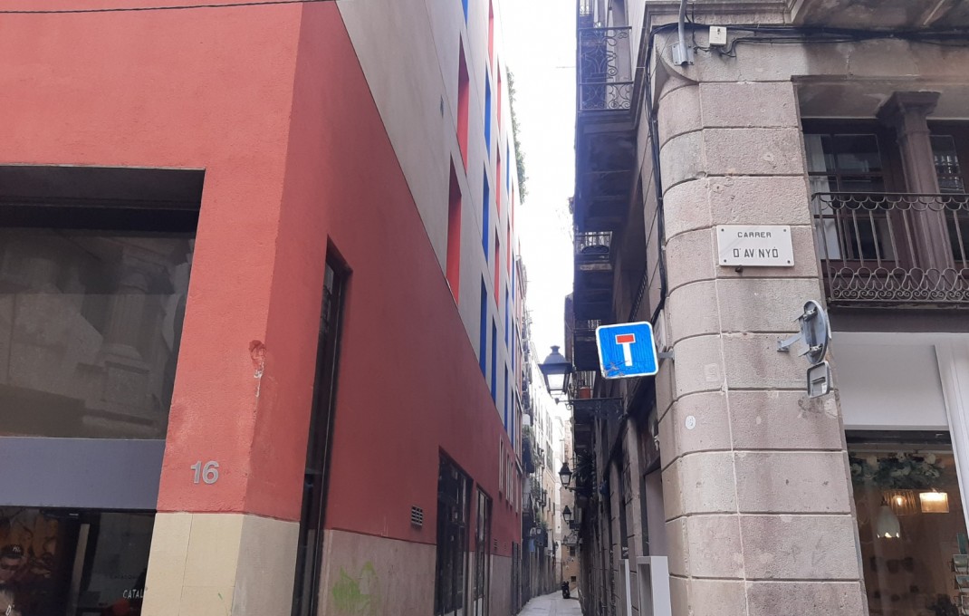 Traspaso - Bar Restaurante -
Barcelona - Raval
