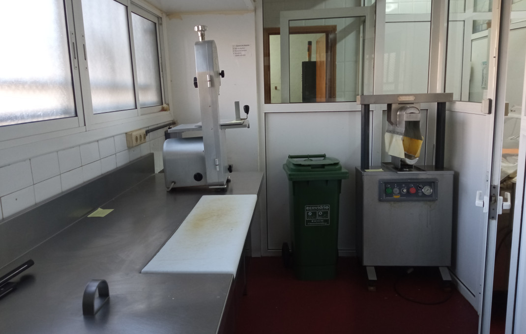 Revente - Local comercial -
Rubí