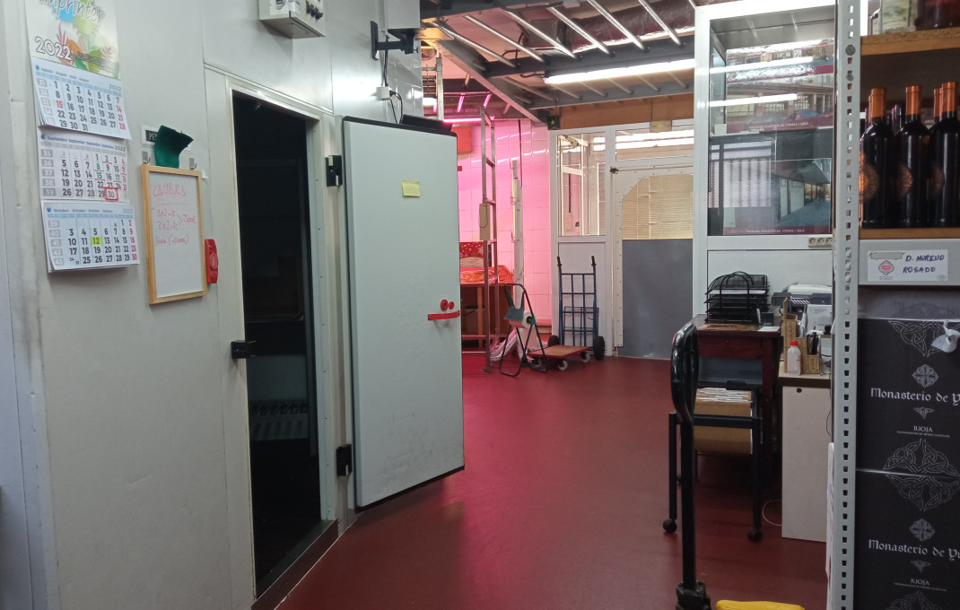 Revente - Local comercial -
Rubí