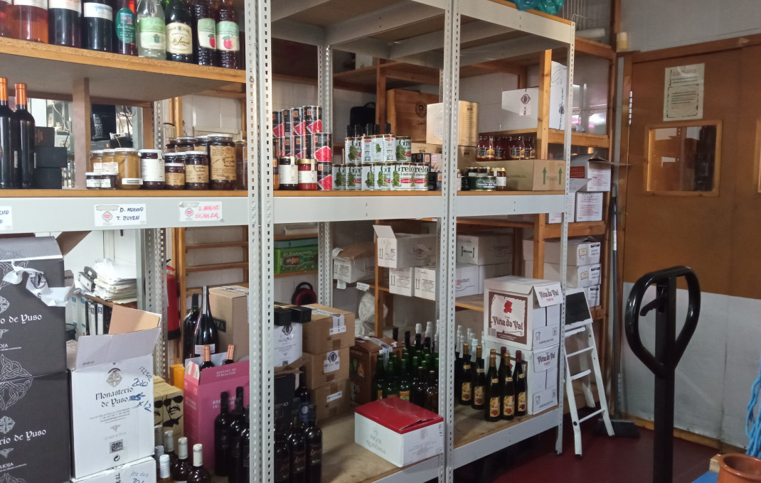 Revente - Local comercial -
Rubí