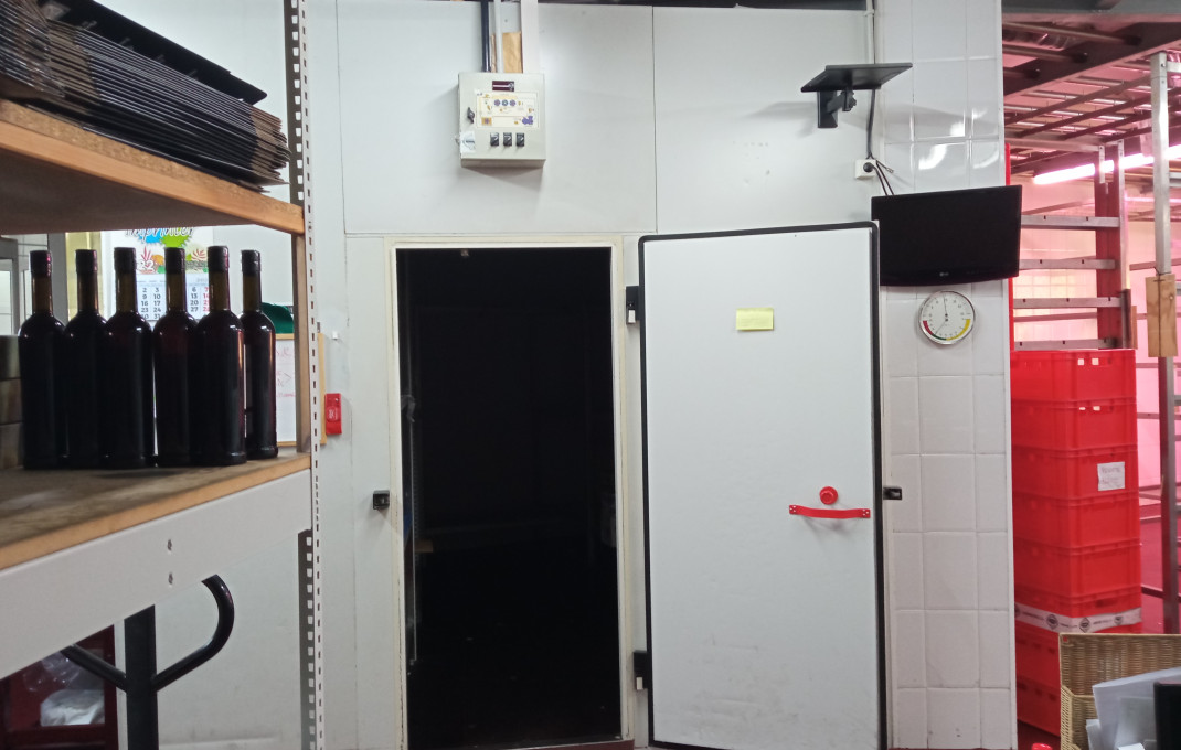 Revente - Local comercial -
Rubí