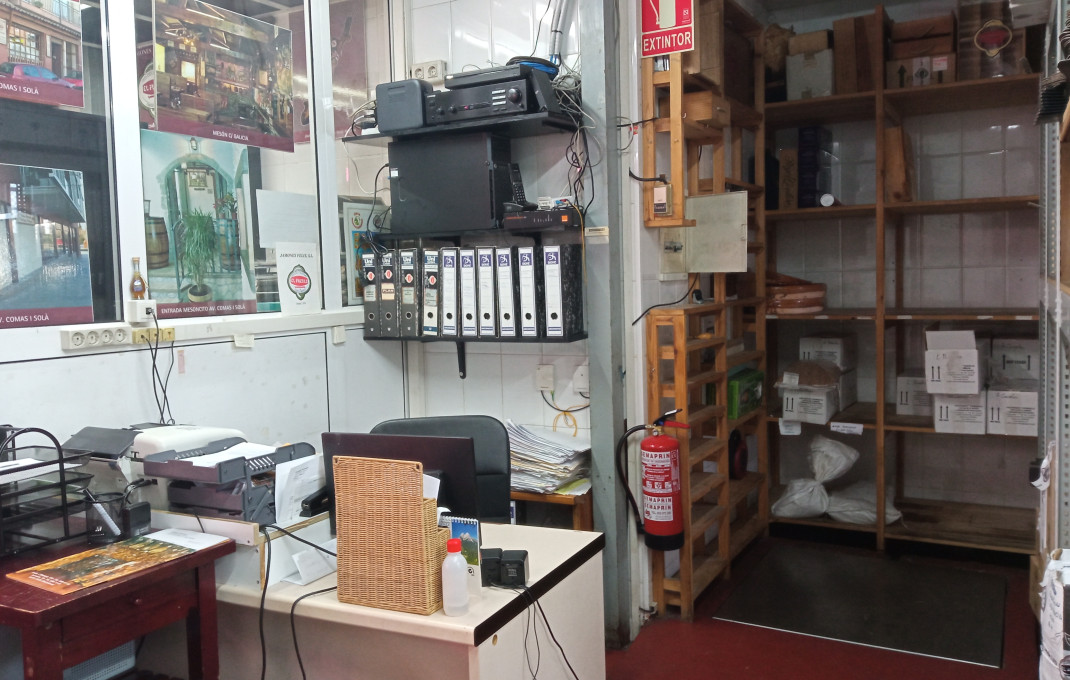 Revente - Local comercial -
Rubí