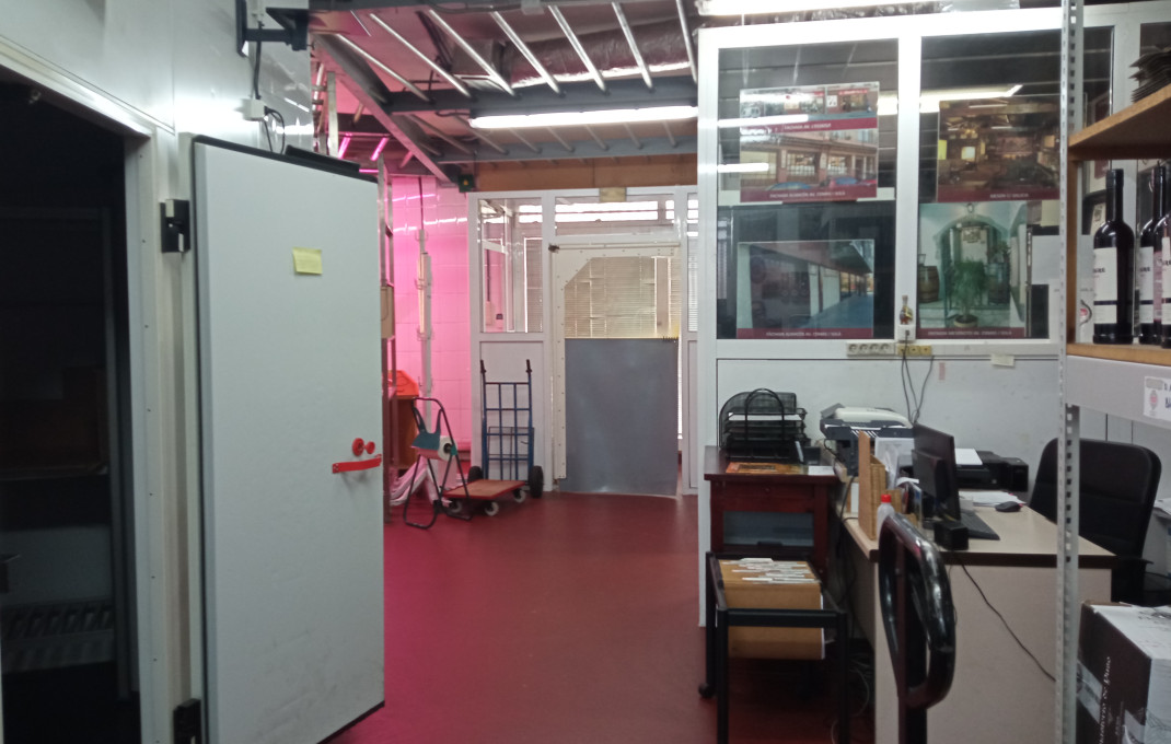 Revente - Local comercial -
Rubí