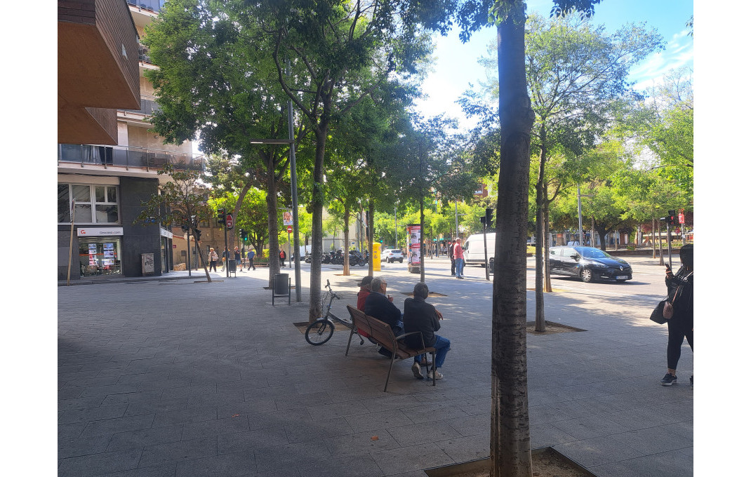 Revente - Local comercial -
Cornella de Llobregat