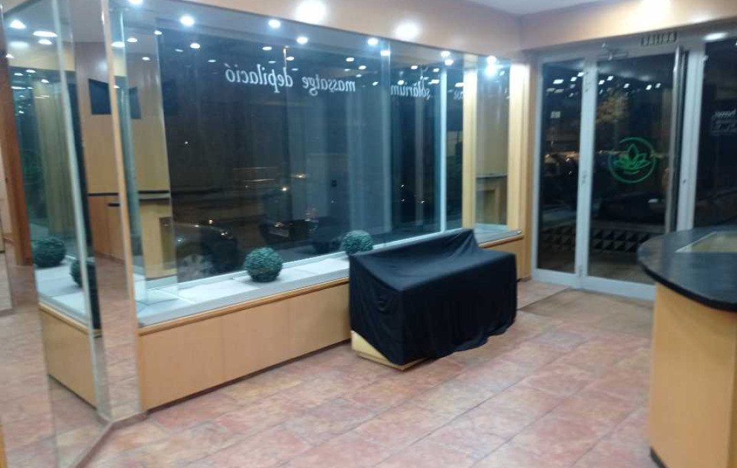 Alquiler - Local comercial -
Sabadell