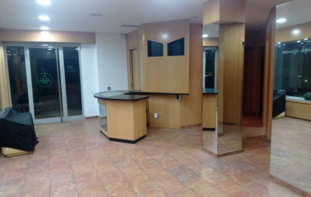 Alquiler - Local comercial -
Sabadell