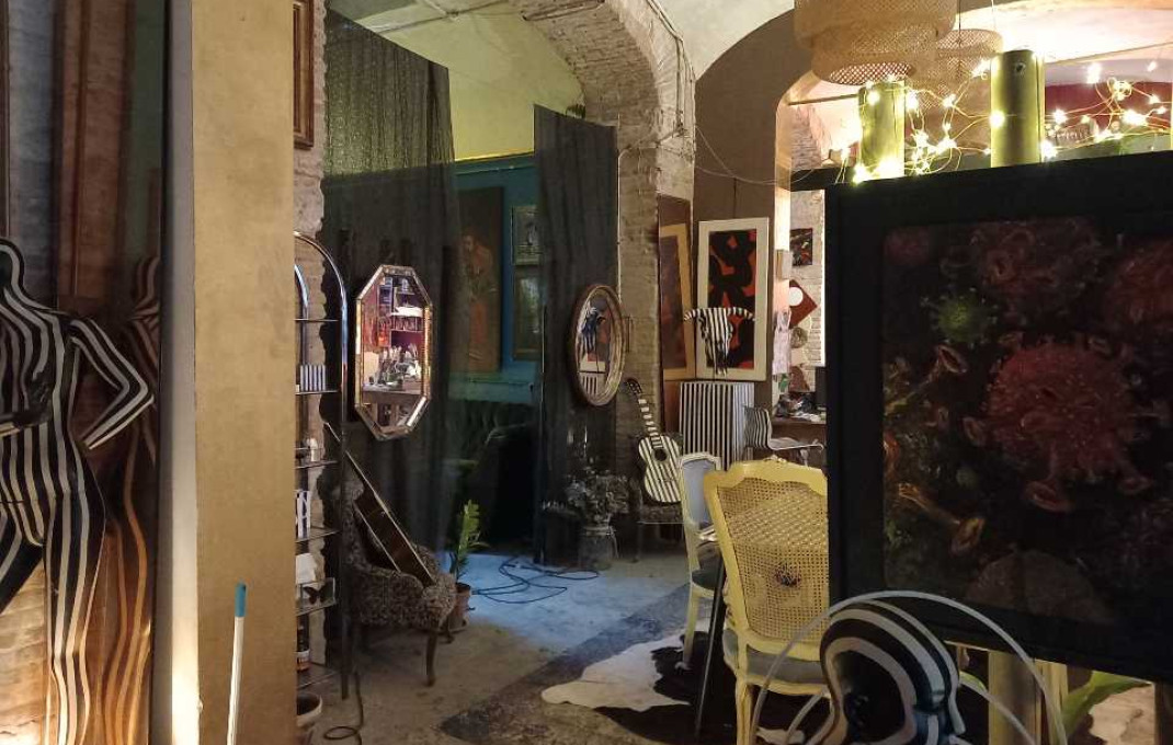 Alquiler - Local comercial -
Barcelona - Gótico