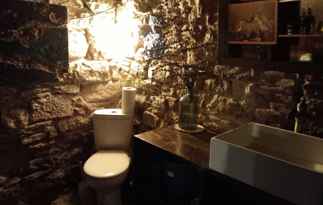 Alquiler - Local comercial -
Barcelona - Gótico