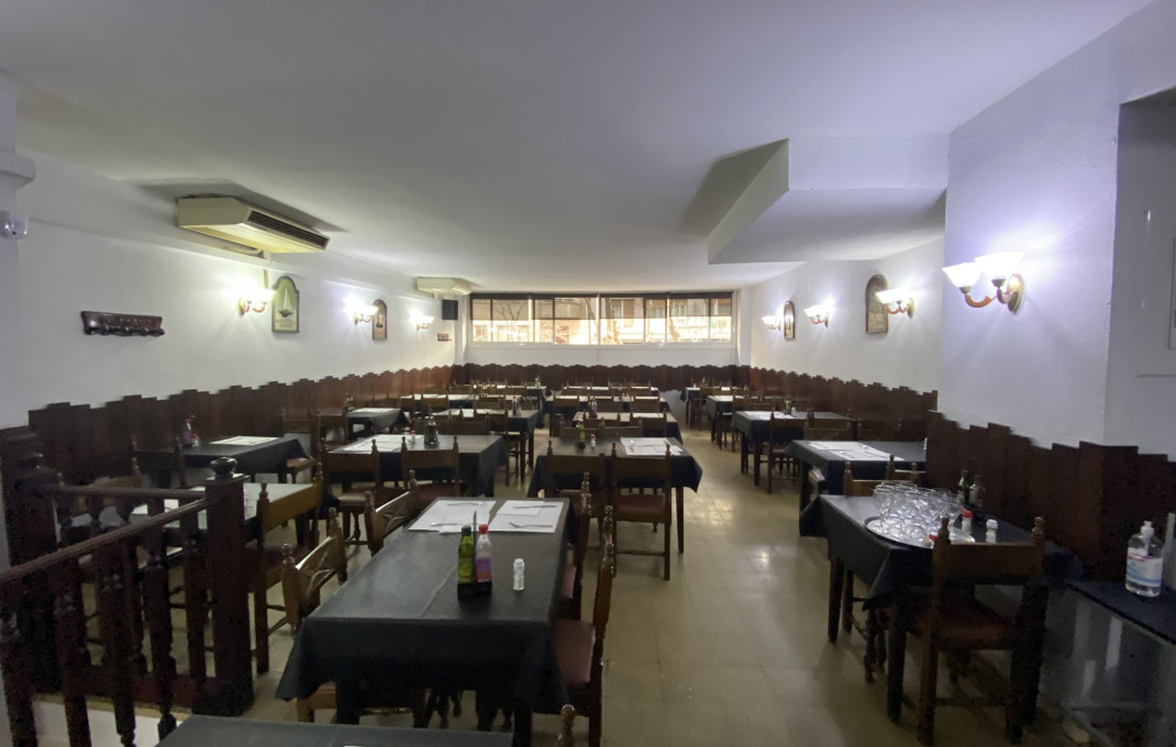 Venta - Restaurante -
Barcelona - Eixample Derecho