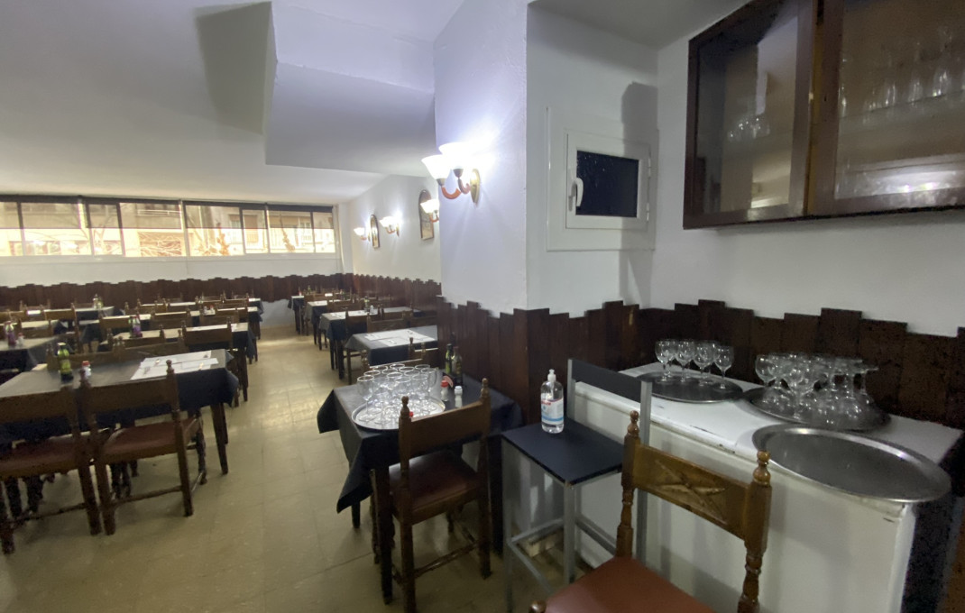 Venta - Restaurante -
Barcelona - Eixample Derecho