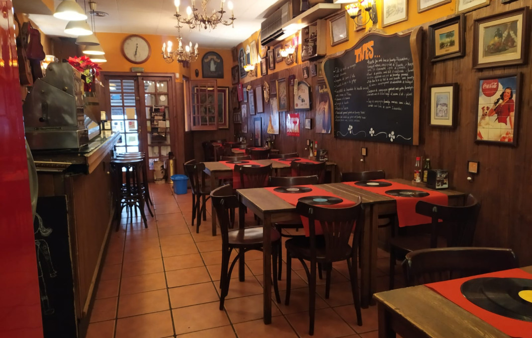 Traspaso - Restaurante -
Barcelona - Clot