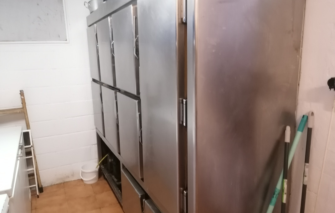 Transfert - Restaurant -
Barcelona - Sant Adriá Del Besos