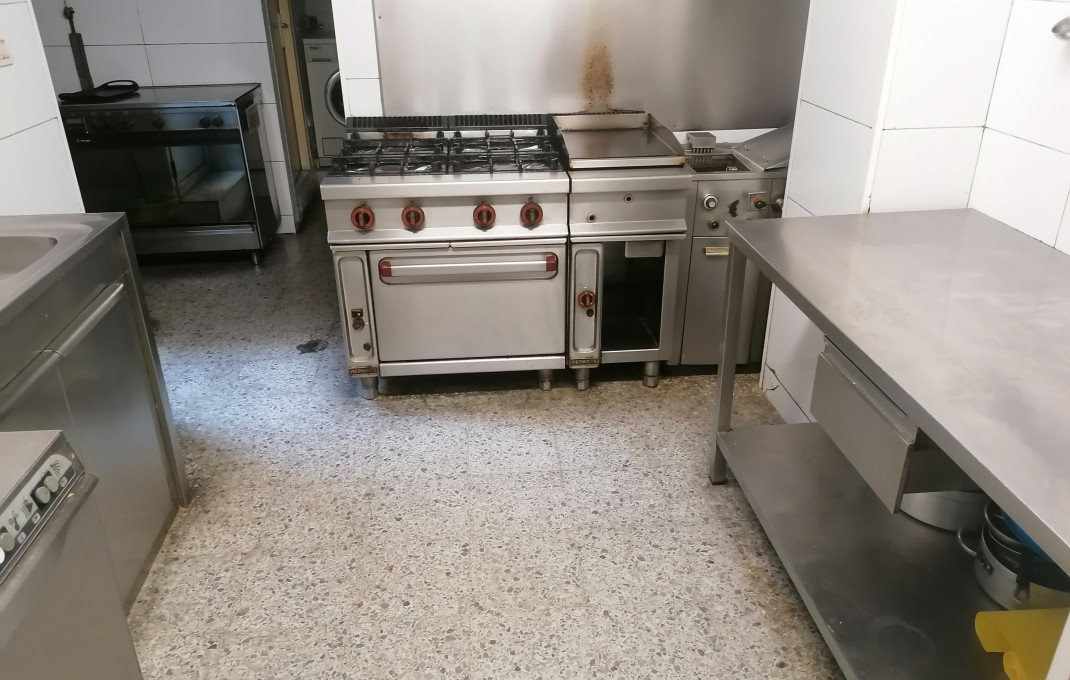 Traspaso - Restaurante -
Barcelona - Gràcia