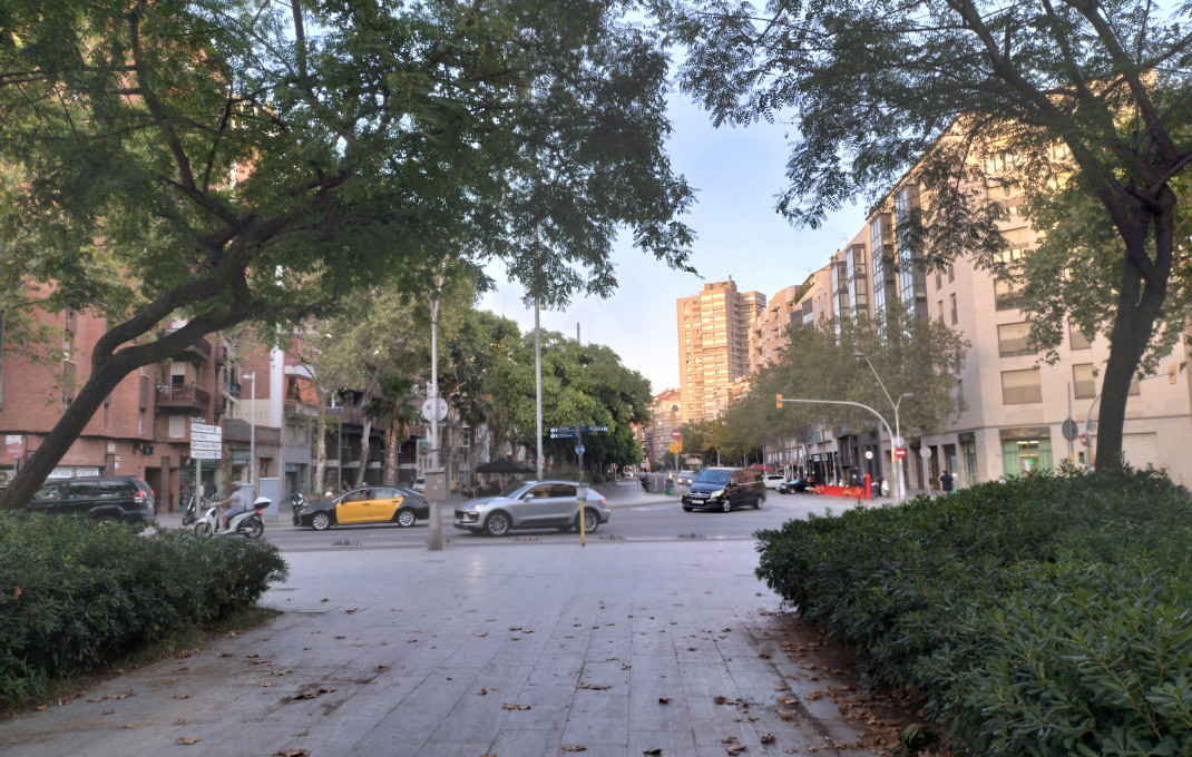 Transfert - Bar Restaurante -
Barcelona - Eixample Izquierdo