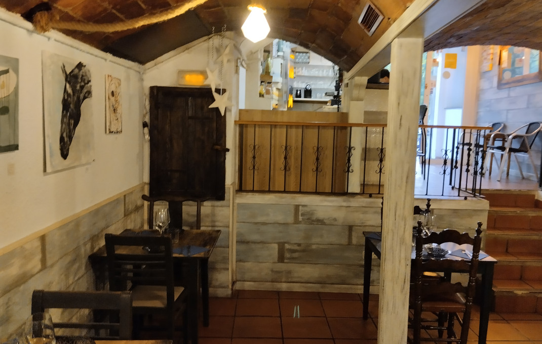 Transfer - Restaurant -
Girona