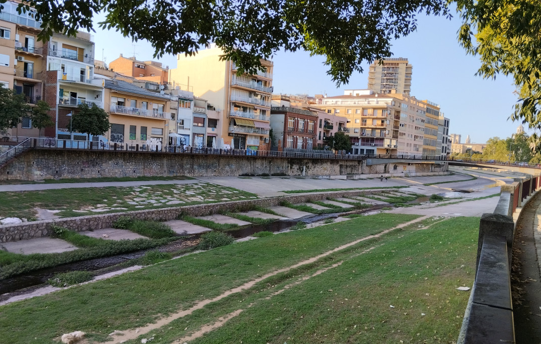 Transfer - Restaurant -
Girona