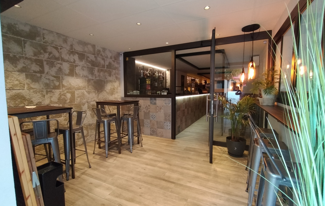 Traspaso - Bar Restaurante -
Esplugues de Llobregat - Can Clota